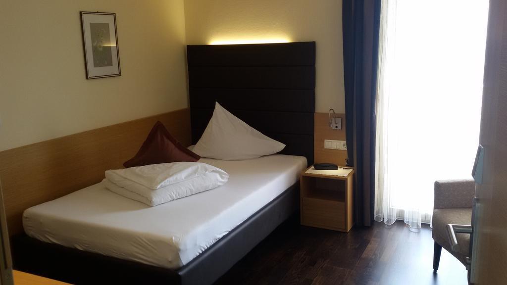 Hotel Maximilian Merano Room photo